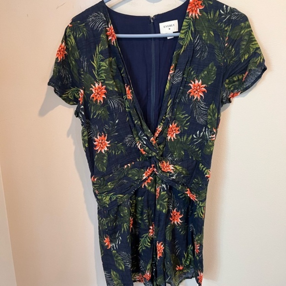 Everly Floral Short Sleeved and Shorts romper (deep v)